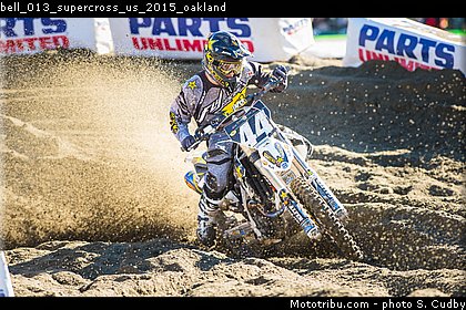 bell_013_supercross_us_2015_oakland.jpg