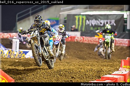 bell_016_supercross_us_2015_oakland.jpg