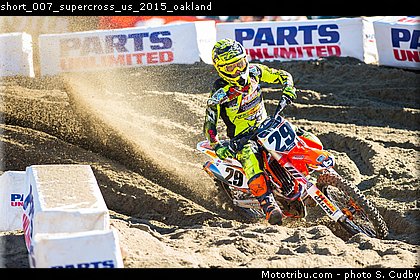 short_007_supercross_us_2015_oakland.jpg