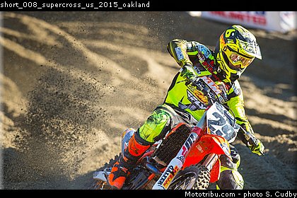 short_008_supercross_us_2015_oakland.jpg