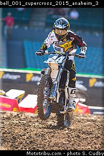 bell_001_supercross_2015_anaheim_3.jpg