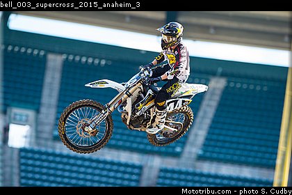 bell_003_supercross_2015_anaheim_3.jpg
