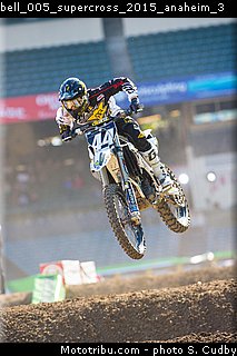 bell_005_supercross_2015_anaheim_3.jpg