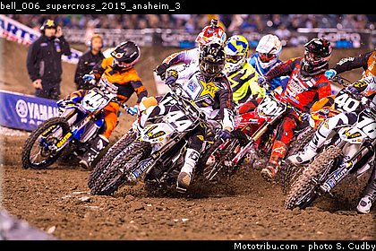 bell_006_supercross_2015_anaheim_3.jpg