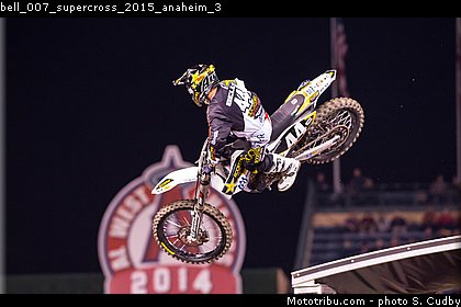 bell_007_supercross_2015_anaheim_3.jpg
