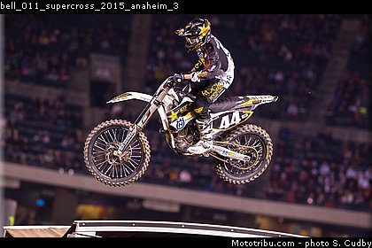 bell_011_supercross_2015_anaheim_3.jpg