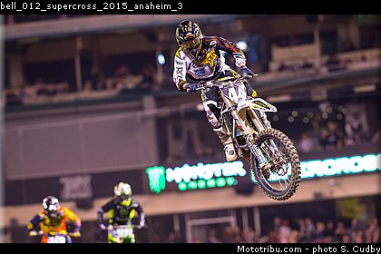 bell_012_supercross_2015_anaheim_3.jpg