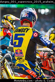 dungey_001_supercross_2015_anaheim_3.jpg