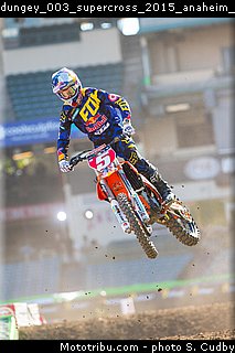 dungey_003_supercross_2015_anaheim_3.jpg
