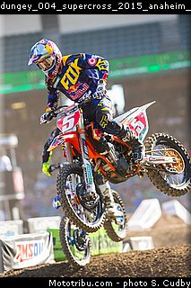 dungey_004_supercross_2015_anaheim_3.jpg