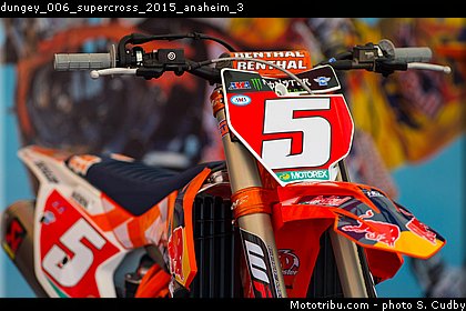dungey_006_supercross_2015_anaheim_3.jpg