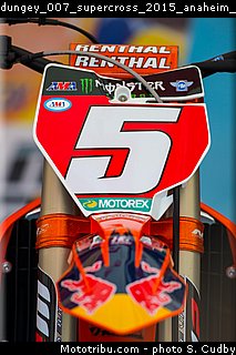 dungey_007_supercross_2015_anaheim_3.jpg