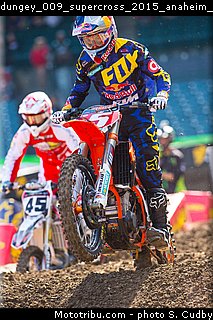 dungey_009_supercross_2015_anaheim_3.jpg