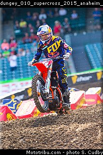 dungey_010_supercross_2015_anaheim_3.jpg