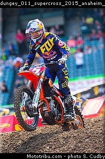 dungey_011_supercross_2015_anaheim_3.jpg