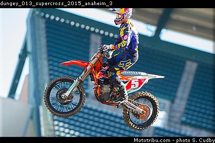 dungey_013_supercross_2015_anaheim_3.jpg