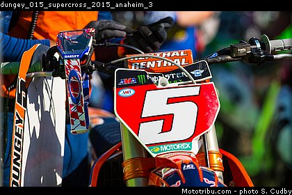 dungey_015_supercross_2015_anaheim_3.jpg