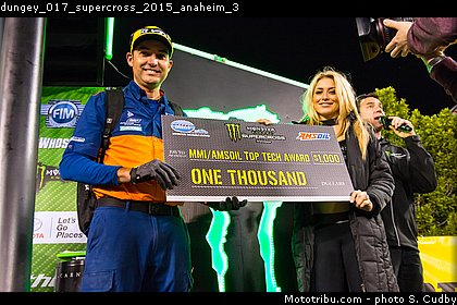 dungey_017_supercross_2015_anaheim_3.jpg