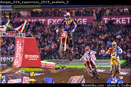 dungey_024_supercross_2015_anaheim_3.jpg