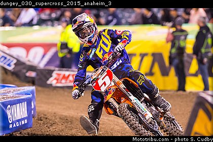 dungey_030_supercross_2015_anaheim_3.jpg