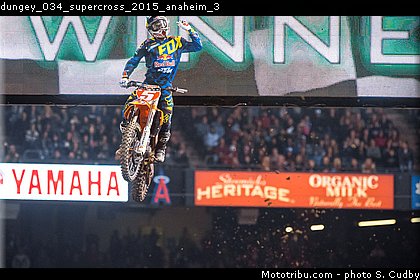 dungey_034_supercross_2015_anaheim_3.jpg
