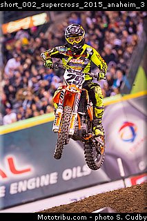 short_002_supercross_2015_anaheim_3.jpg