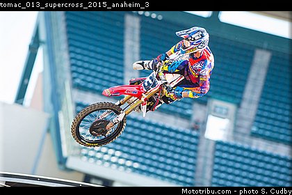 tomac_013_supercross_2015_anaheim_3.jpg