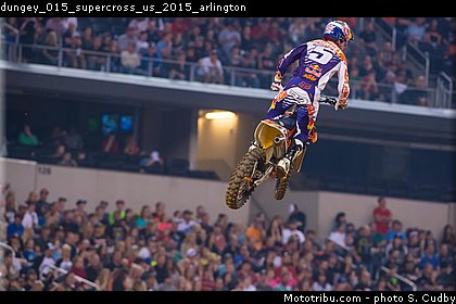 dungey_015_supercross_us_2015_arlington.jpg