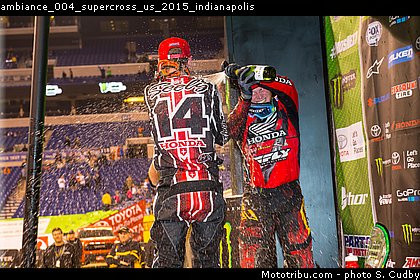 ambiance_004_supercross_us_2015_indianapolis.jpg