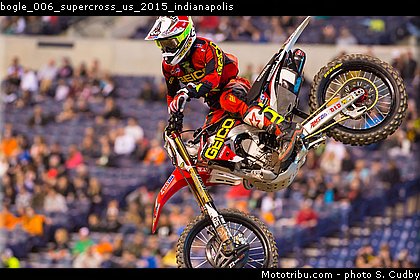 bogle_006_supercross_us_2015_indianapolis.jpg