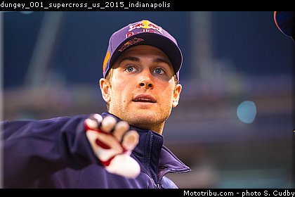dungey_001_supercross_us_2015_indianapolis.jpg