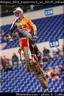 dungey_003_supercross_us_2015_indianapolis.jpg