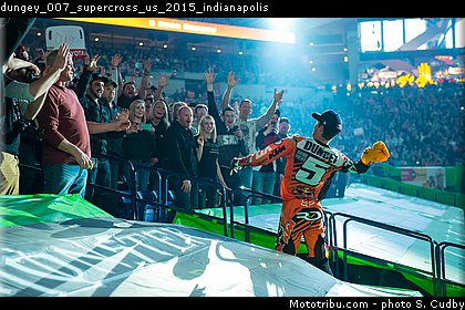 dungey_007_supercross_us_2015_indianapolis.jpg