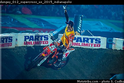 dungey_012_supercross_us_2015_indianapolis.jpg