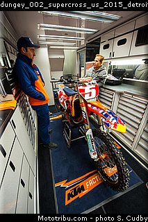 dungey_002_supercross_us_2015_detroit.jpg