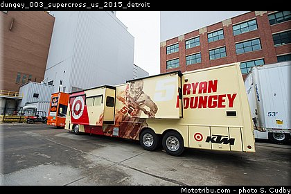 dungey_003_supercross_us_2015_detroit.jpg