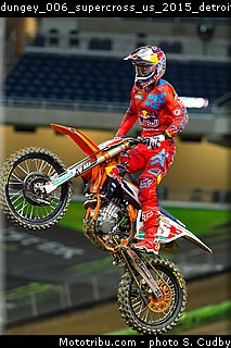dungey_006_supercross_us_2015_detroit.jpg