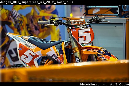 dungey_001_supercross_us_2015_saint_louis.jpg