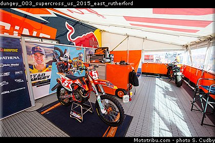 dungey_003_supercross_us_2015_east_rutherford.jpg