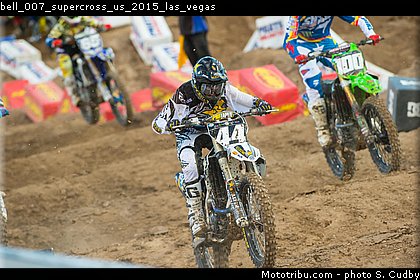 bell_007_supercross_us_2015_las_vegas.jpg