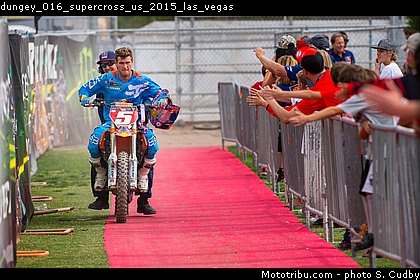 dungey_016_supercross_us_2015_las_vegas.jpg