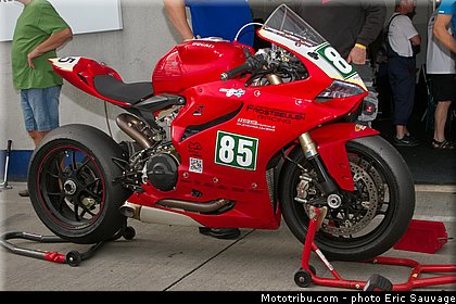 frostbeulen_racing_001_endurance_2013_allemagne_oschersleben.jpg