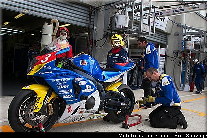 am_moto_racing_004_endurance_2013_france_24h_du_mans_moto.jpg