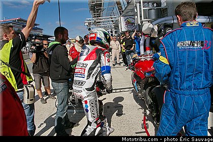 team_louit_moto_33_005_endurance_2013_france_24h_du_mans_moto.jpg