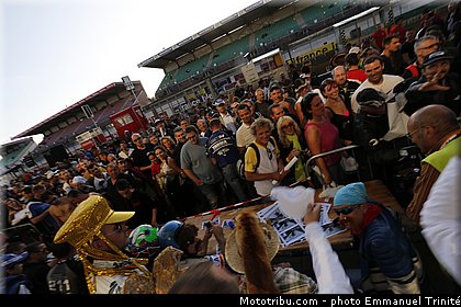 motors_events_004_endurance_2013_france_24h_du_mans_moto.jpg