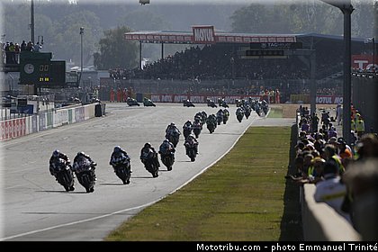 motors_events_007_endurance_2013_france_24h_du_mans_moto.jpg