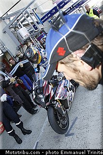 r2cl_017_endurance_2013_france_24h_du_mans_moto.jpg