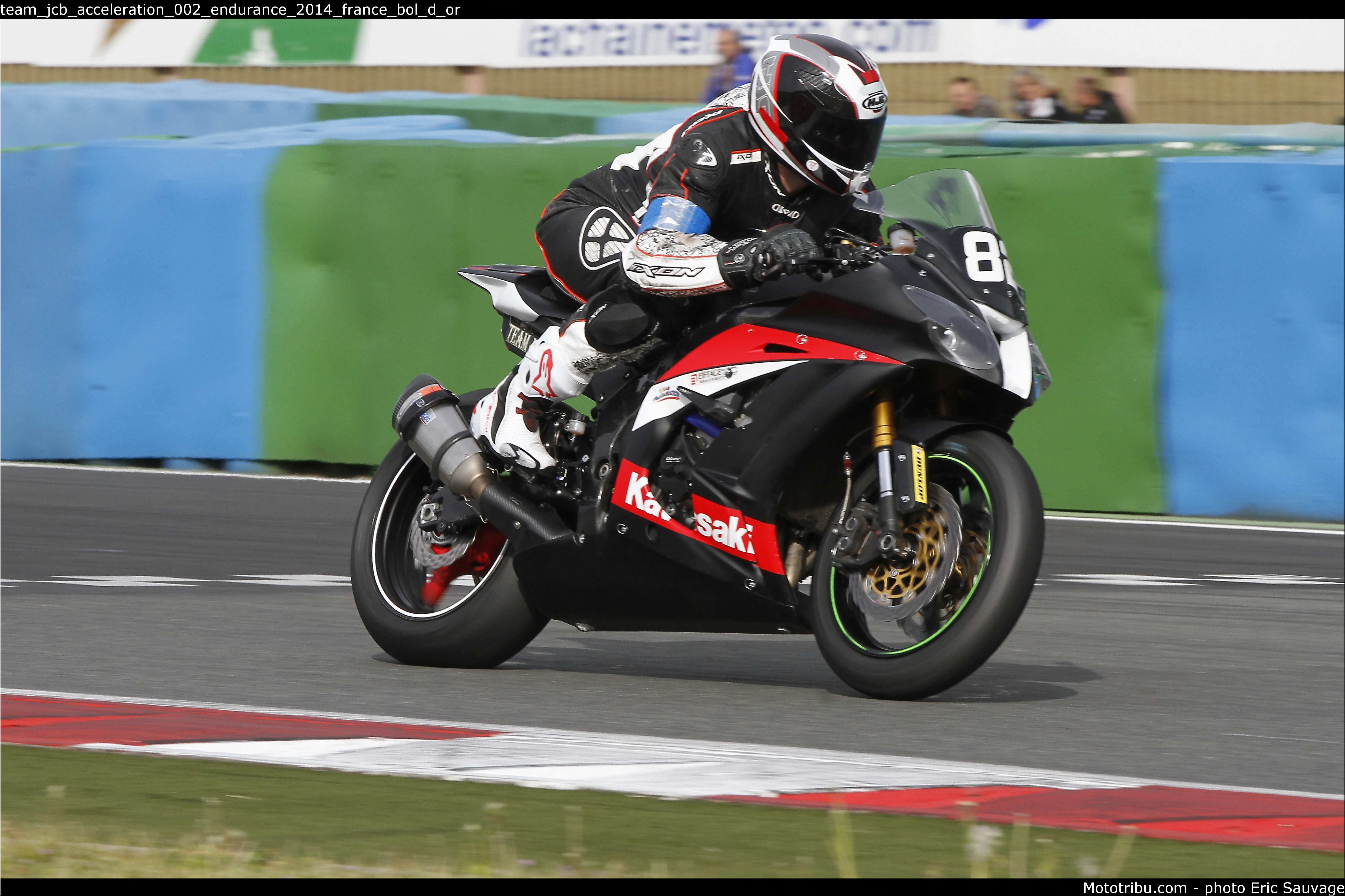team_jcb_acceleration_002_endurance_2014_france_bol_d_or