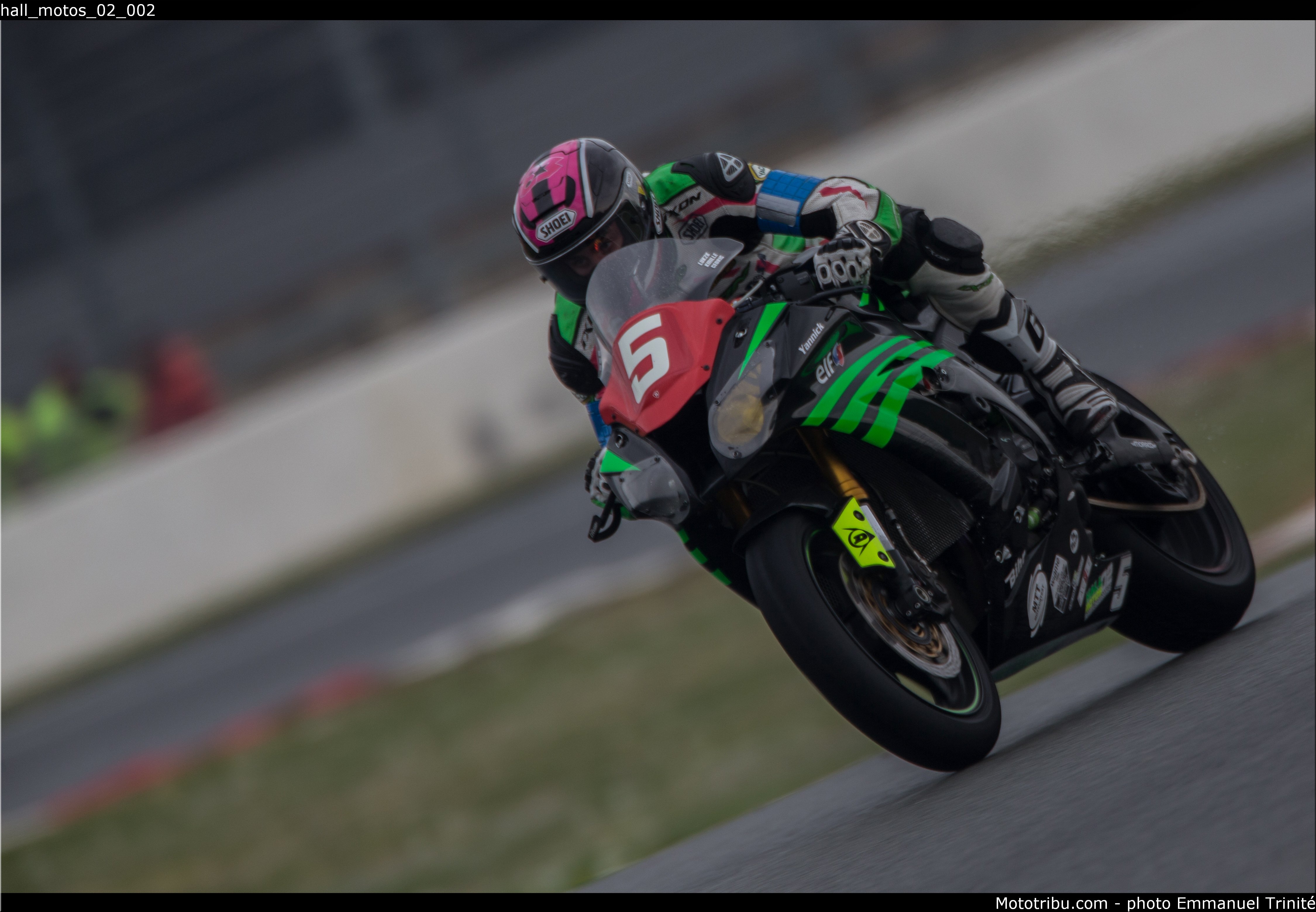 hall_motos_02_002