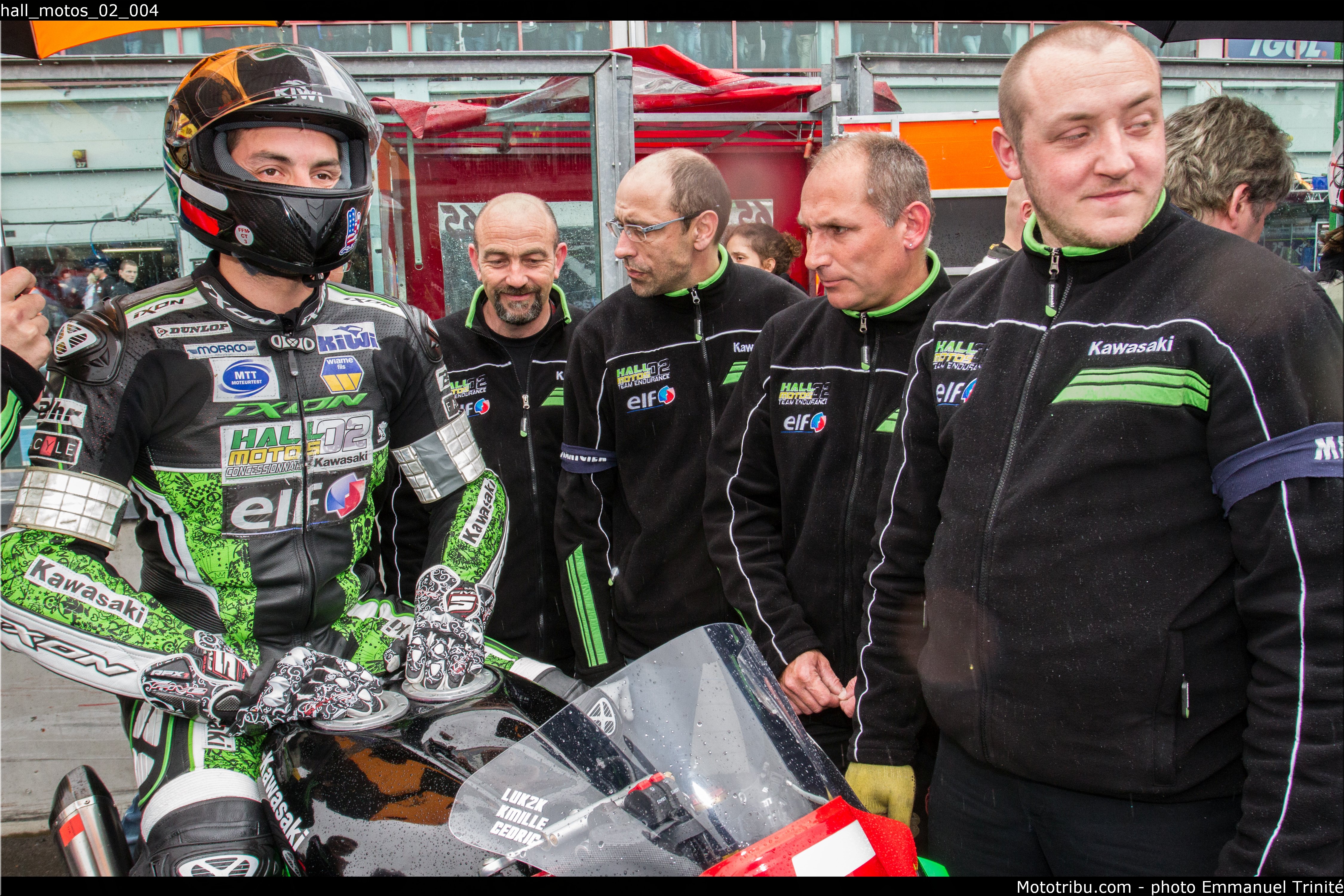 hall_motos_02_004